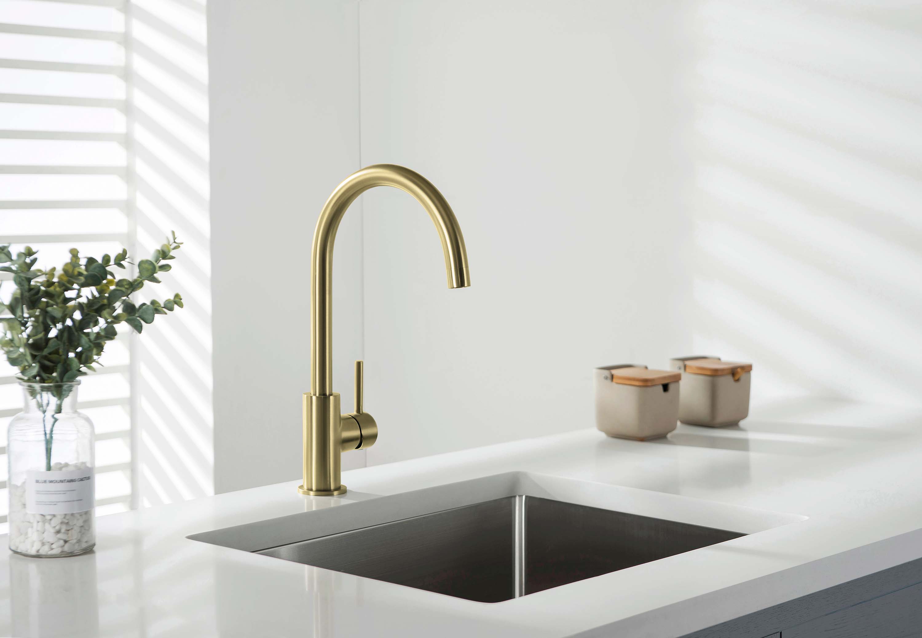 Смеситель Aquatek Европа AQ1382BG для кухни