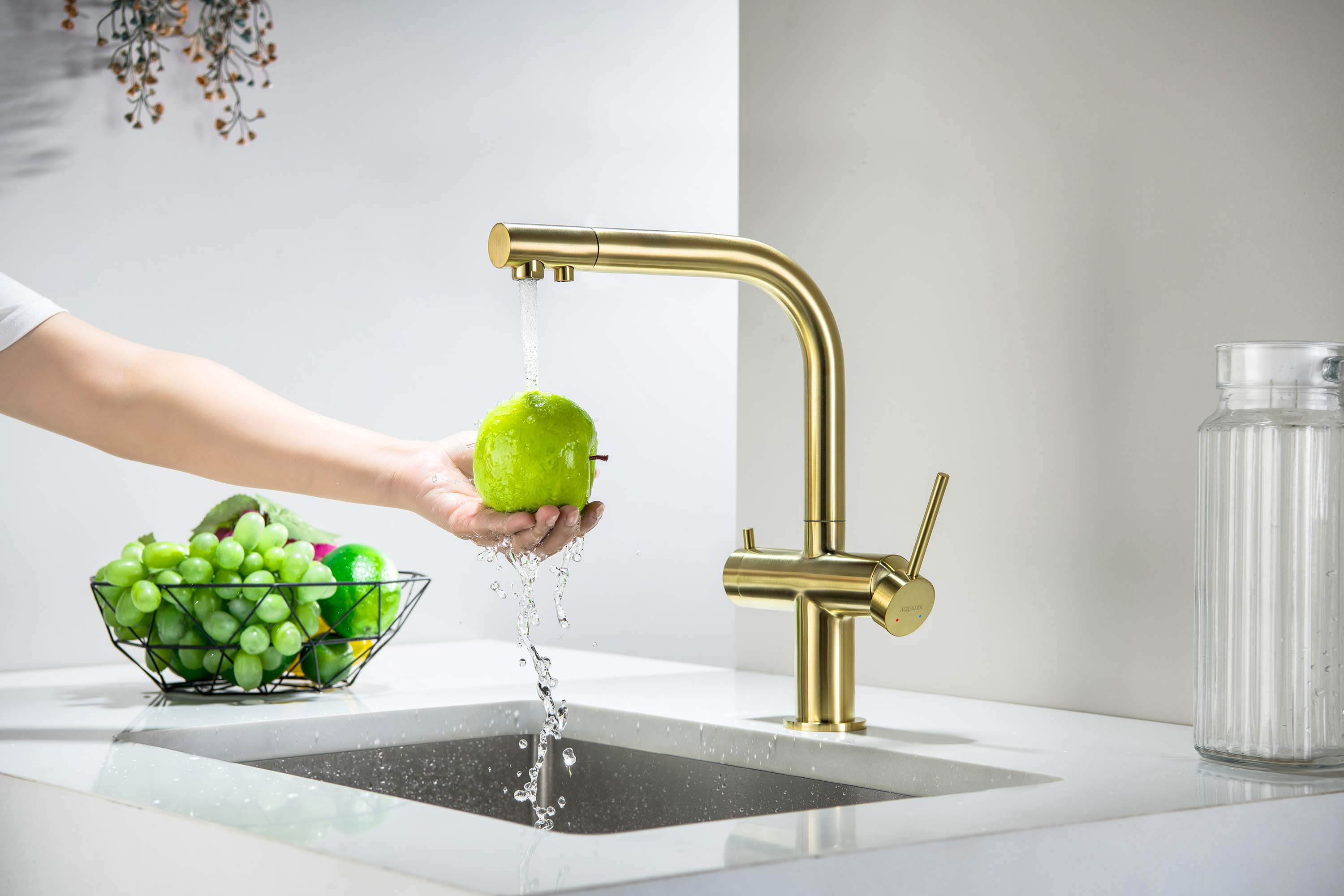 Смеситель Aquatek Европа AQ1385BG для кухни