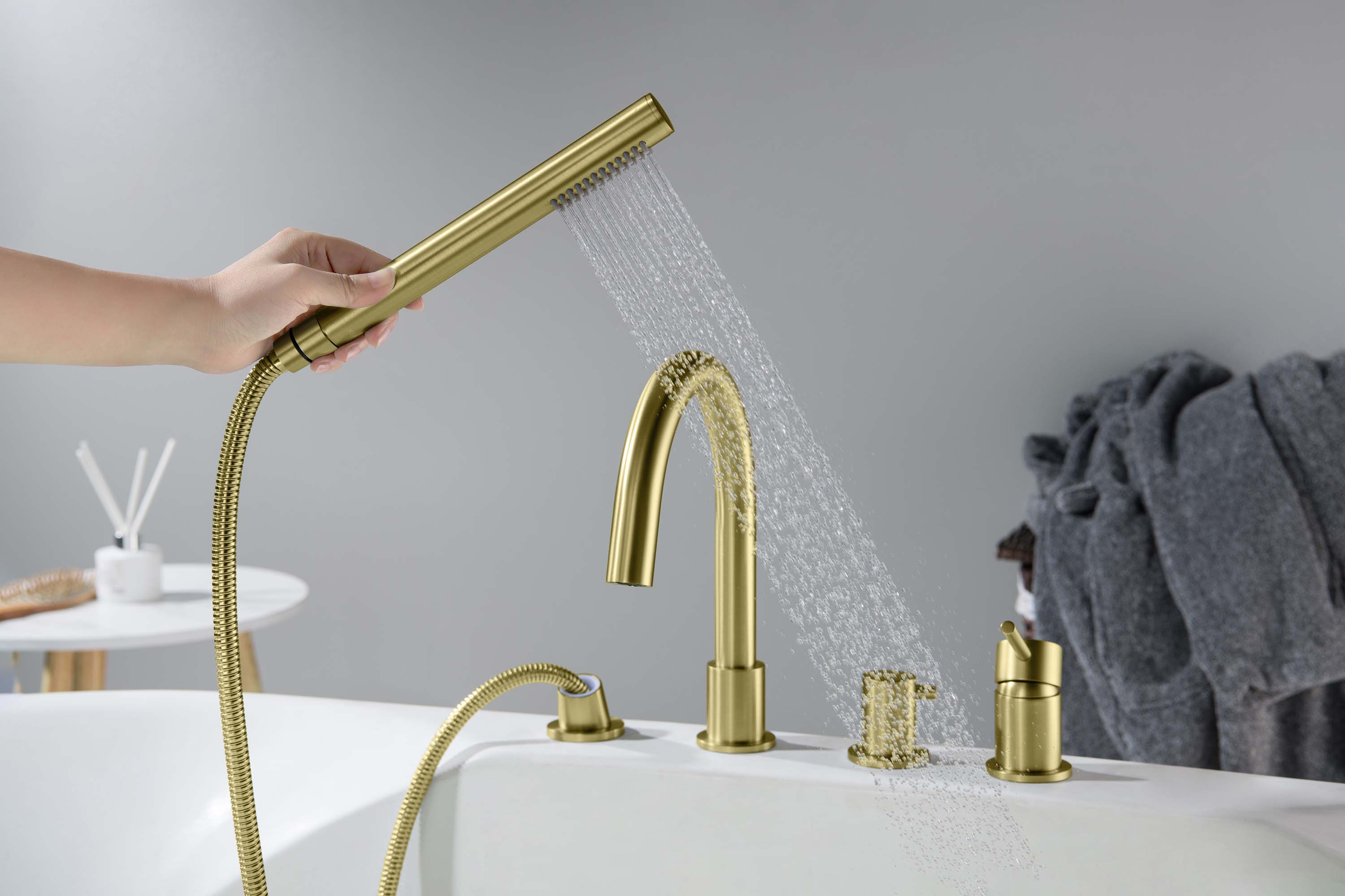 Смеситель Aquatek Европа AQ1348BG на борт ванны