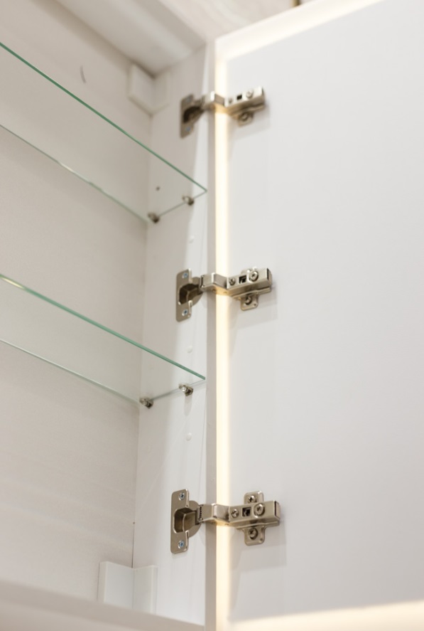 Зеркальный шкаф BelBagno SPC-MAR 50х80 с сенсорным выключателем