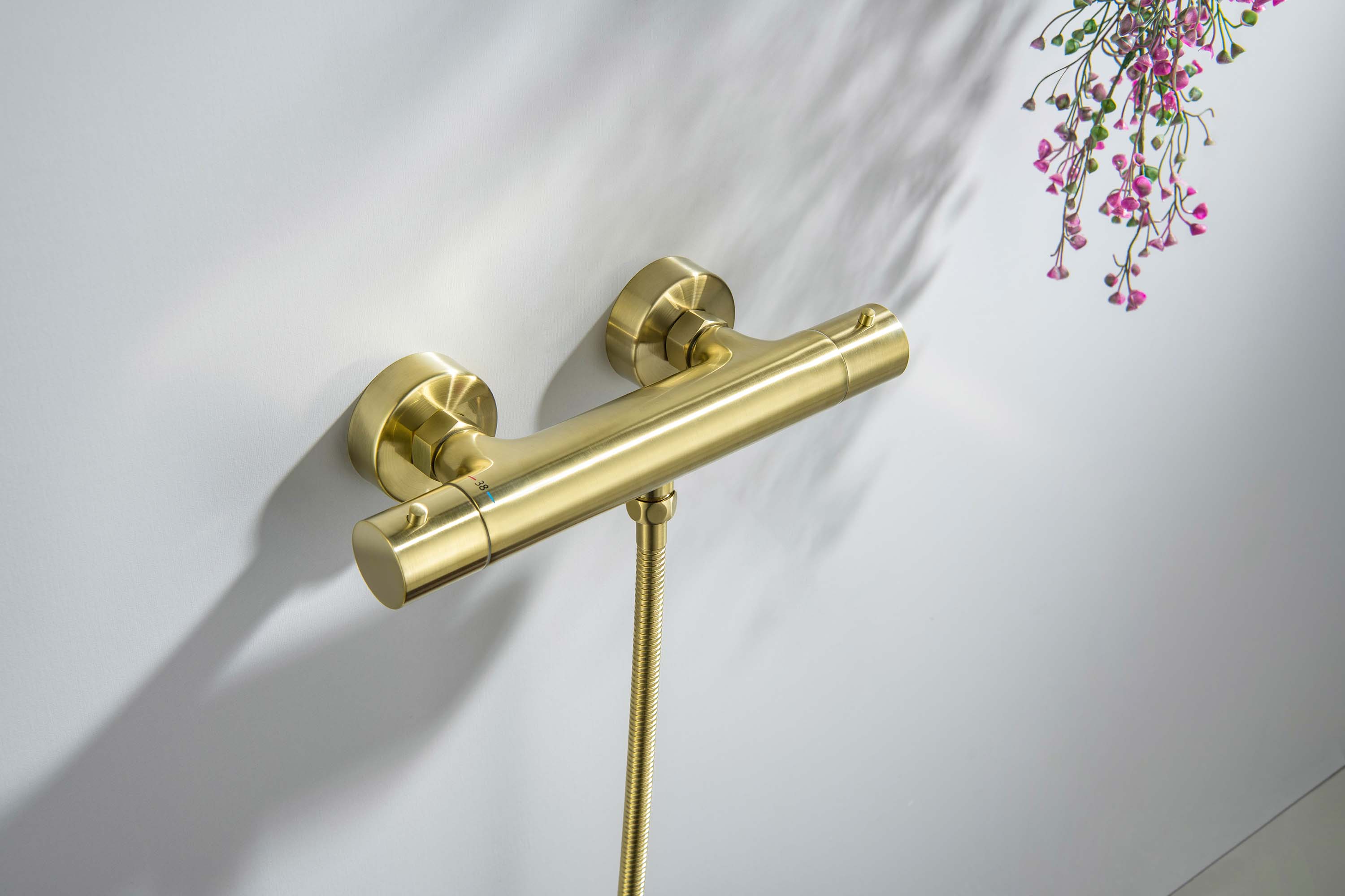 Смеситель термостатический Aquatek Европа AQ1363BG для душа