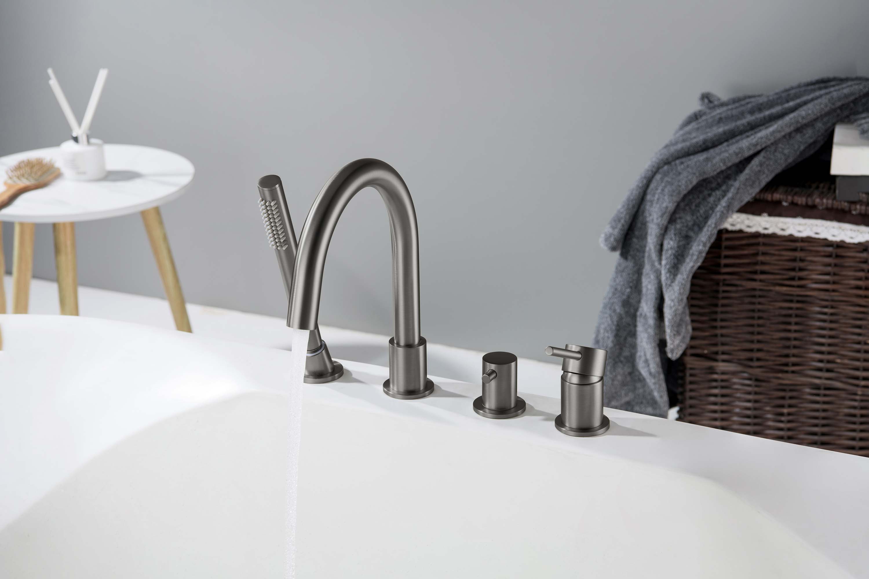 Смеситель Aquatek Европа AQ1348BGM на борт ванны