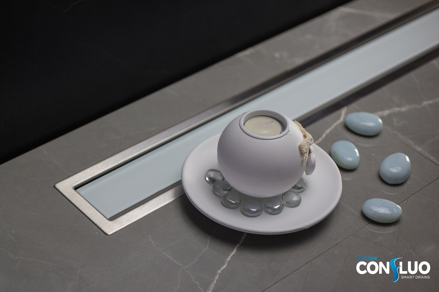 Confluo Premium White Glass Line 650 линейный трап PESTAN