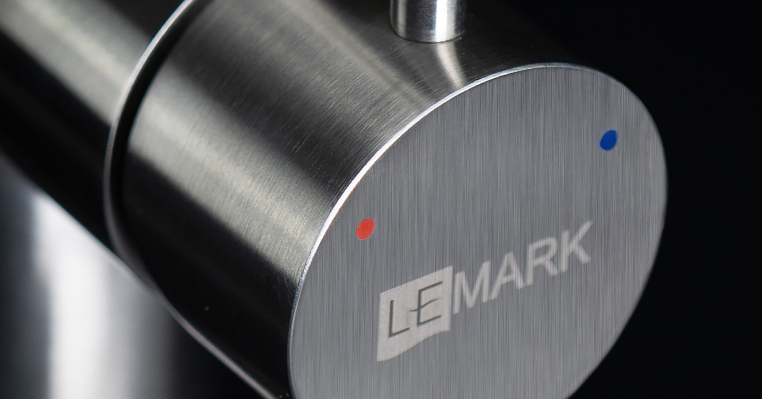 Смеситель Lemark Expert LM5082S-Red для кухни с гибким изливом