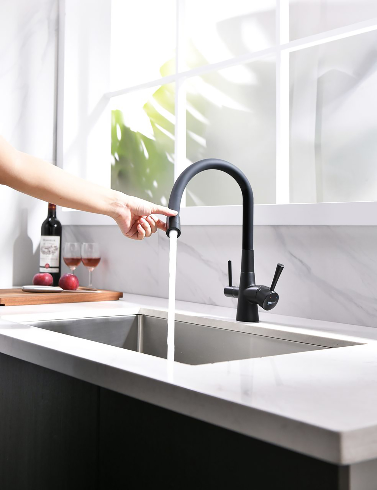 Смеситель Lemark Comfort LM3075BL для кухни с подключением к фильтру с питьевой водой