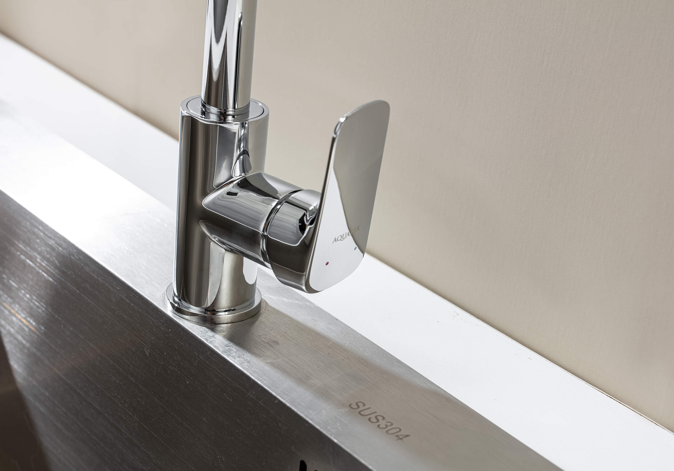 Смеситель Aquatek Вега AQ1081CR для кухни