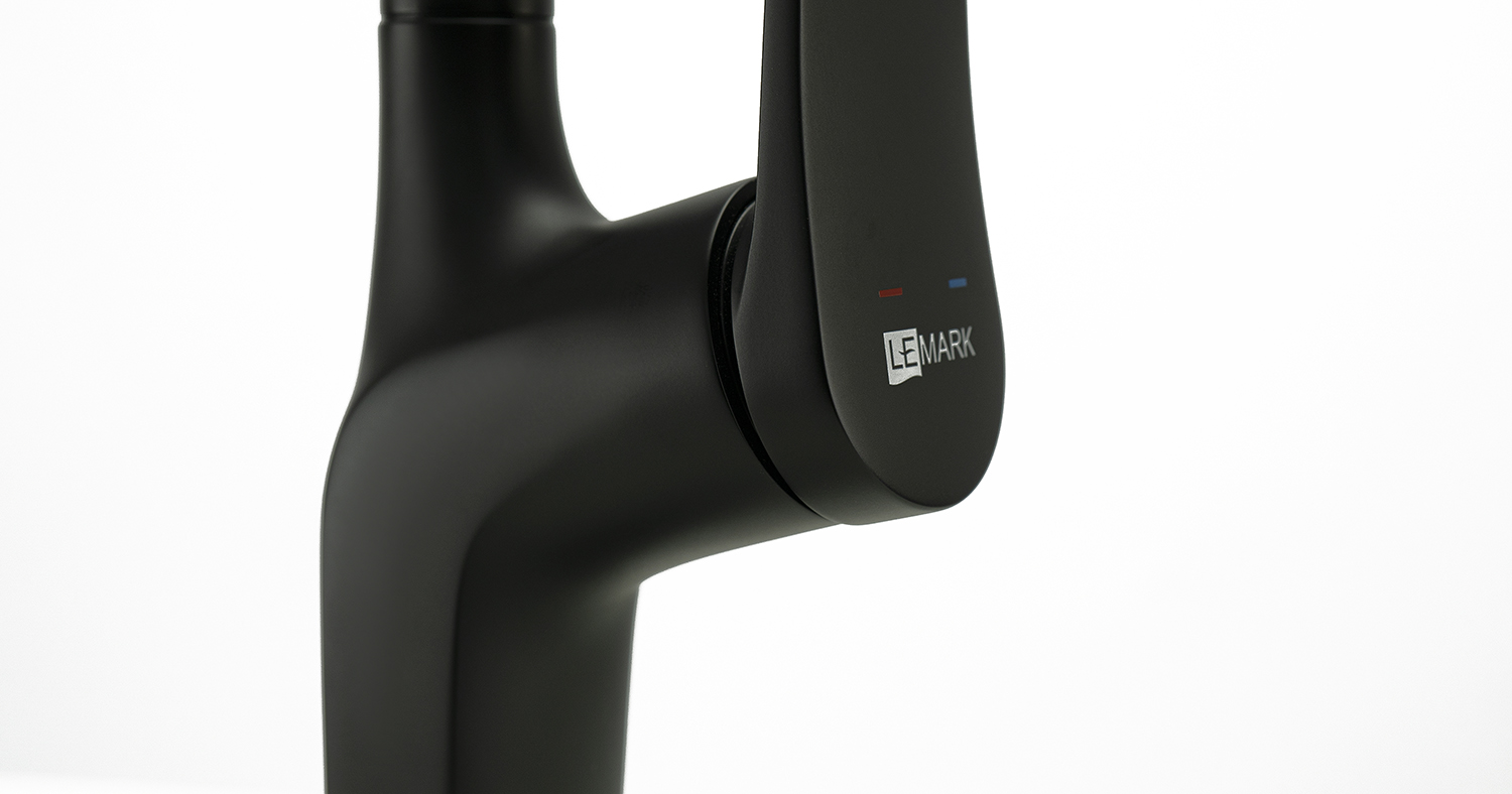 Смеситель Lemark Bronx LM3705BL для кухни