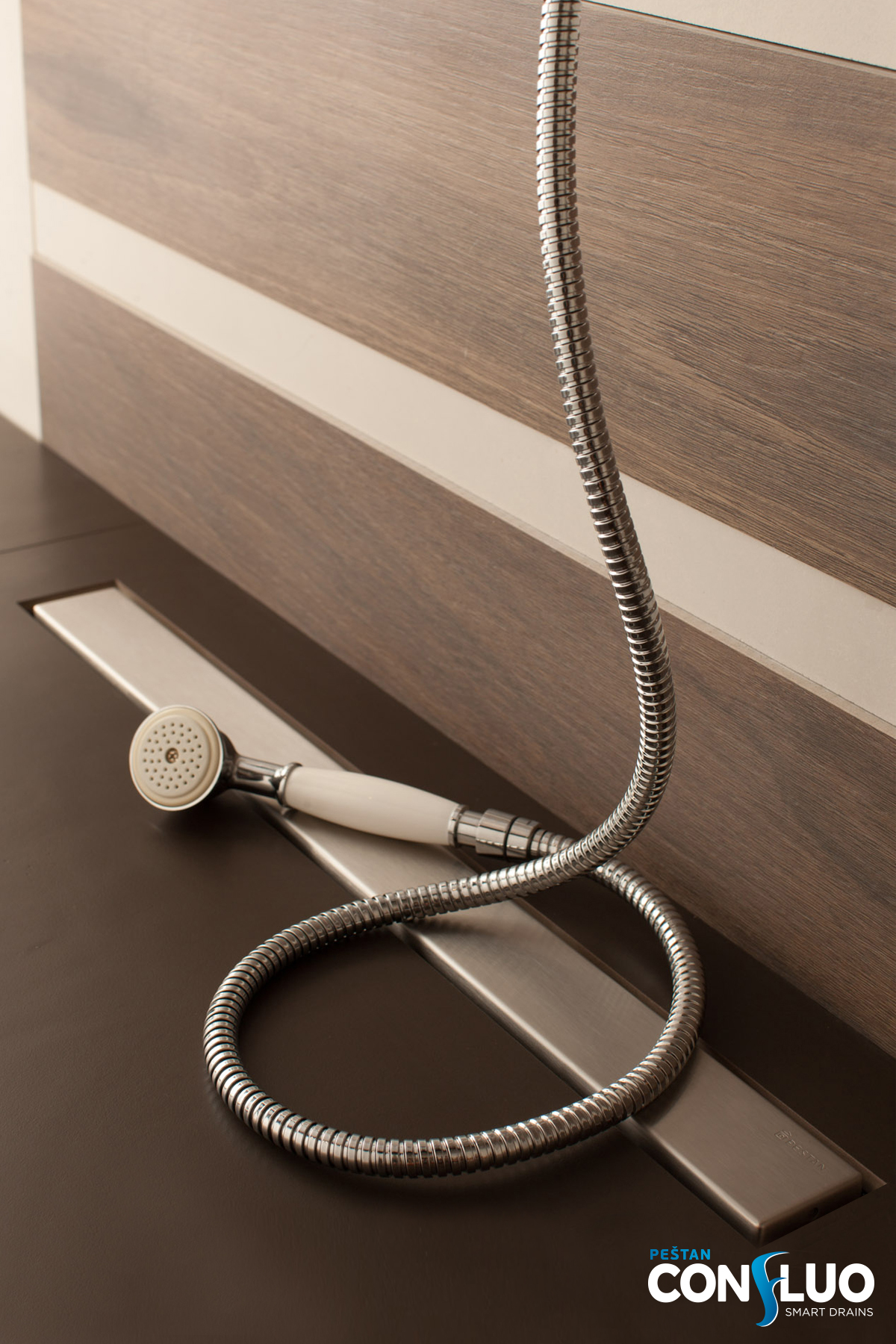 Frameless line 300 линейный трап PESTAN