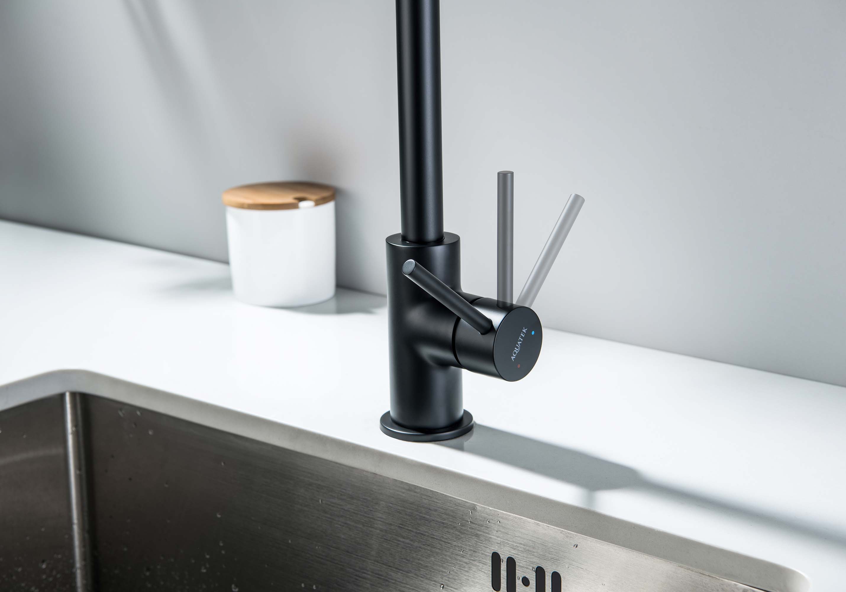 Смеситель Aquatek Европа AQ1380MB для кухни